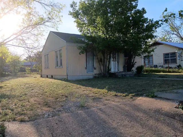 $24,900 | 600 5th Avenue, Coleman, TX 76834