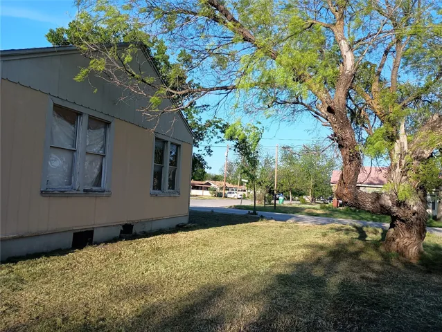 $24,900 | 600 5th Avenue, Coleman, TX 76834