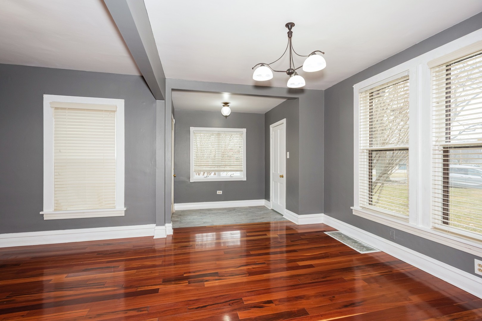 26W228 Jewell Road Winfield, IL 60190 - Photo 3 of 16