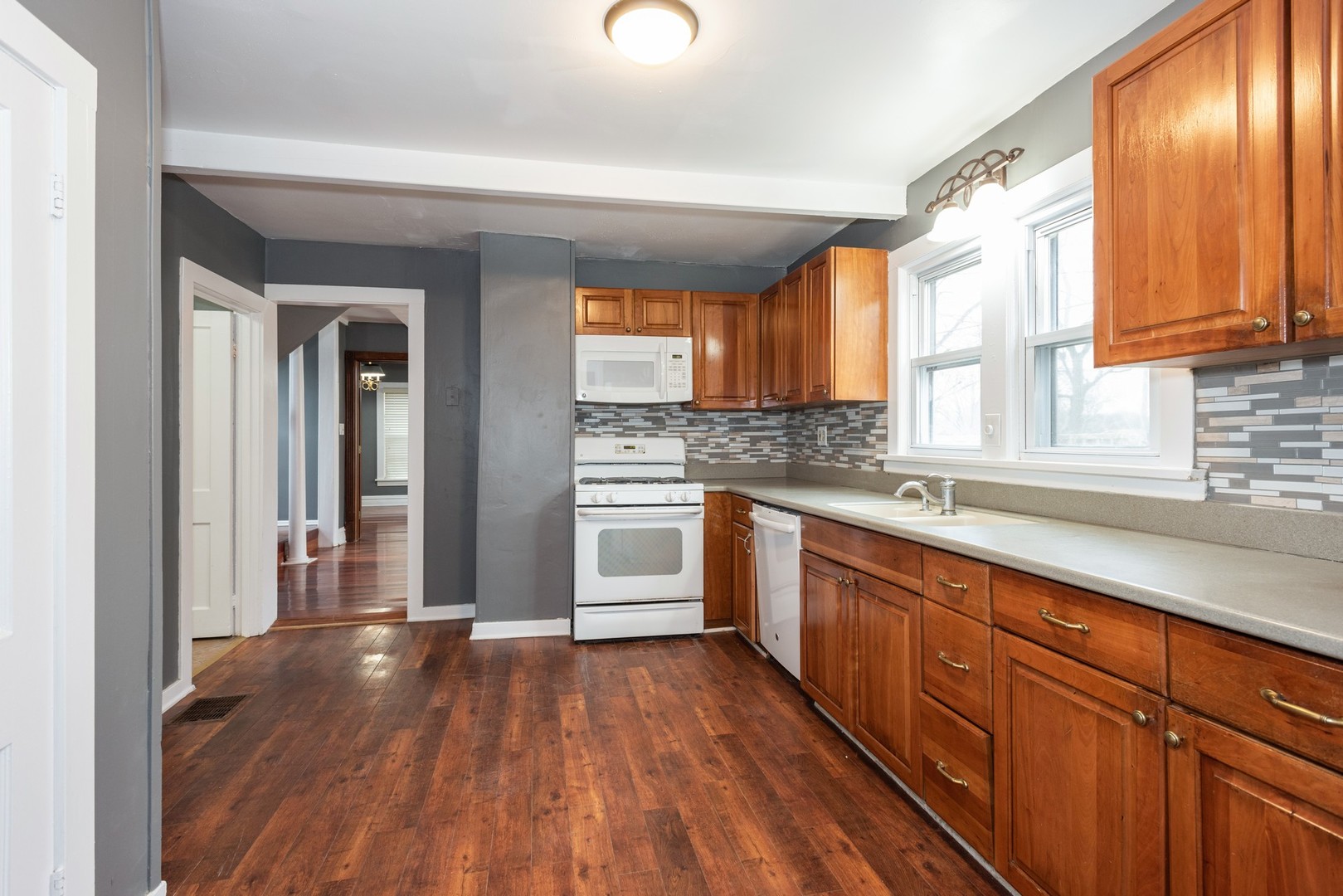 26W228 Jewell Road Winfield, IL 60190 - Photo 7 of 16