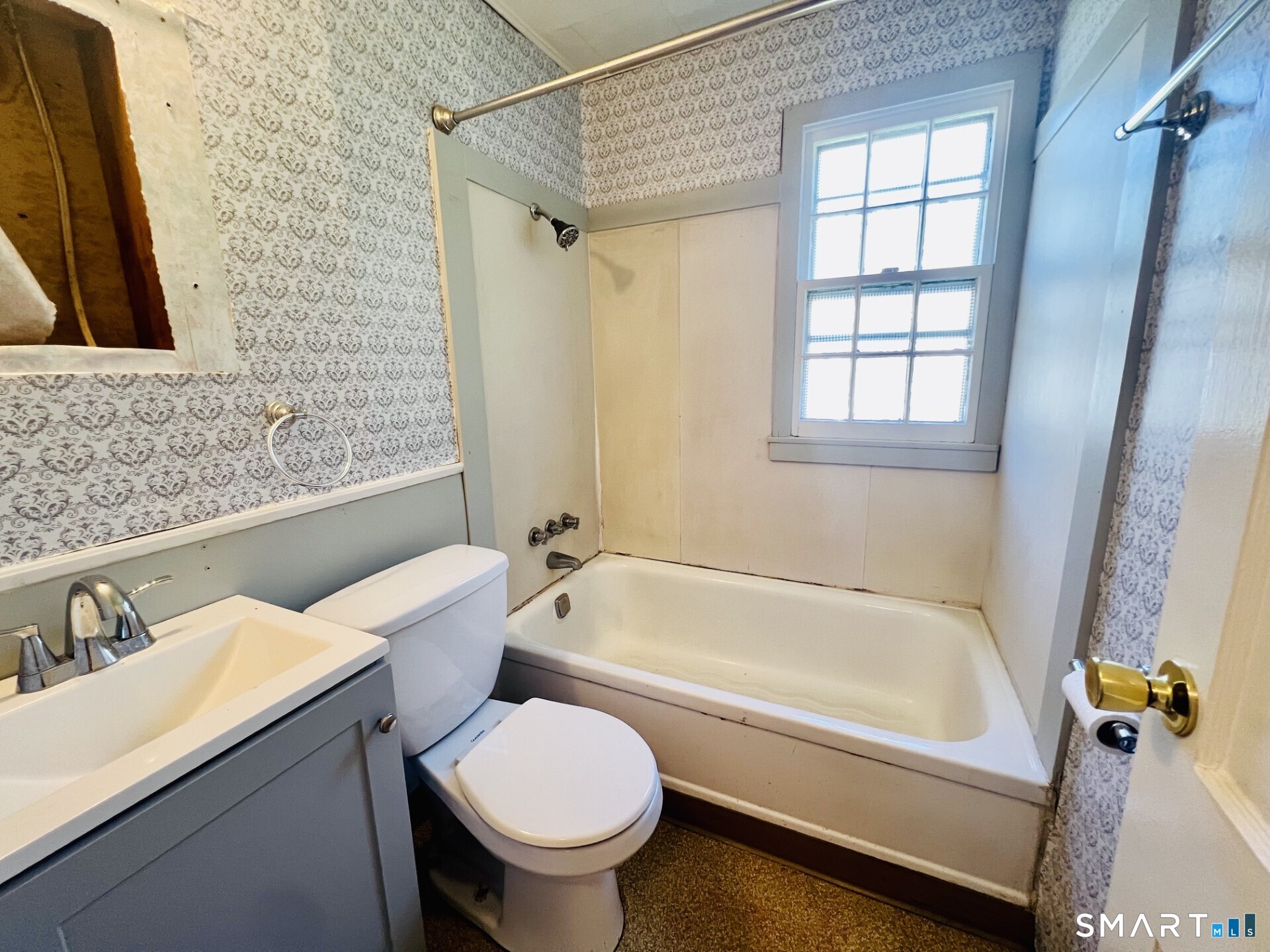 13 Midway Ovl Groton, CT 06340 - Photo 5 of 8