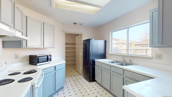 $1,750 | 10127 Sunset Place, San Antonio, TX 78245