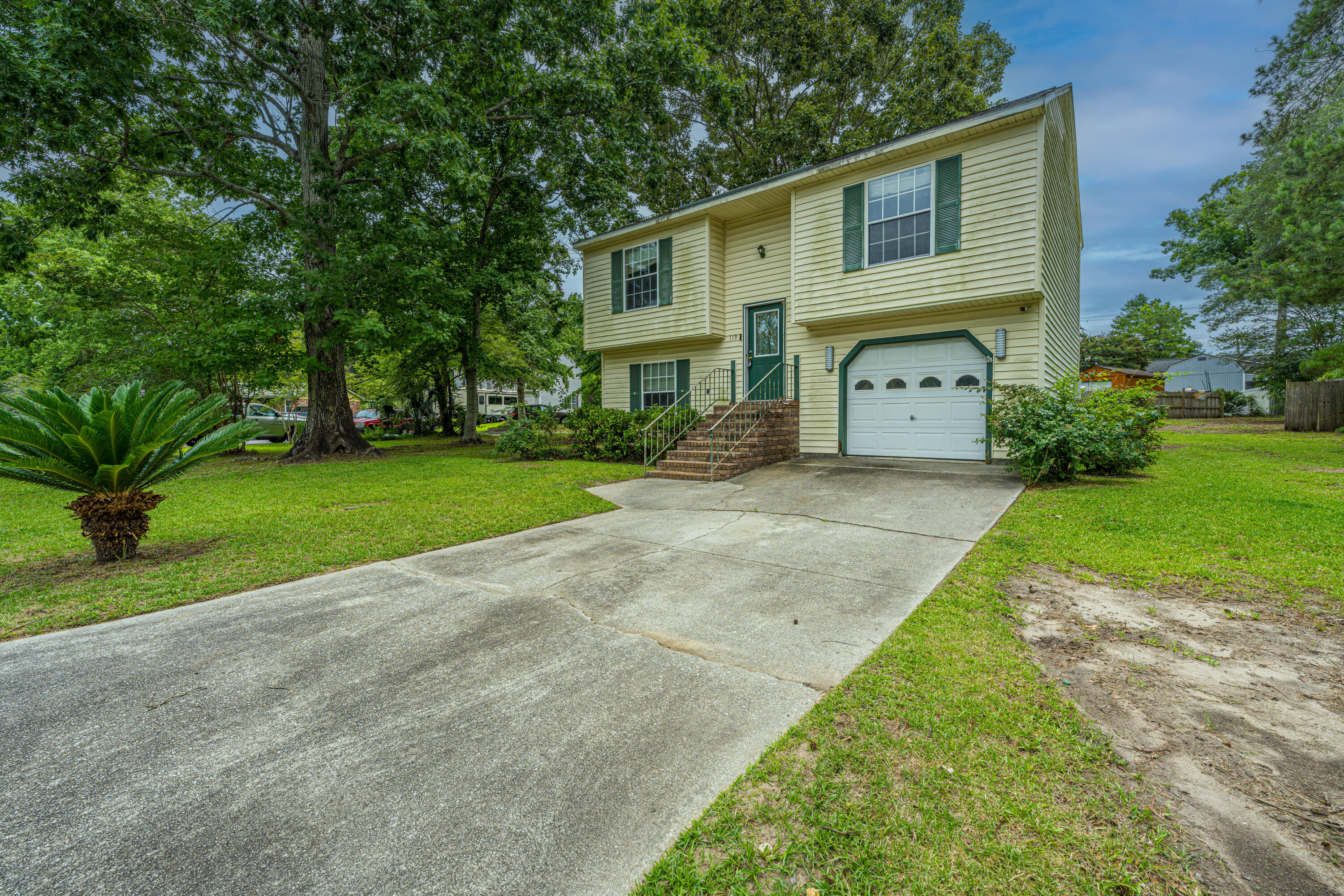 119 Hummingbird Avenue Ladson, SC 29456 - Photo 3 of 32