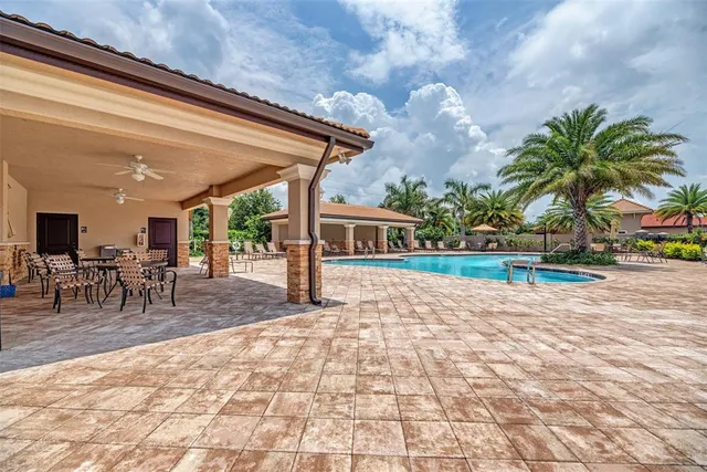 $549,000 | 1050 Bluffwood Drive, Nokomis, FL 34275