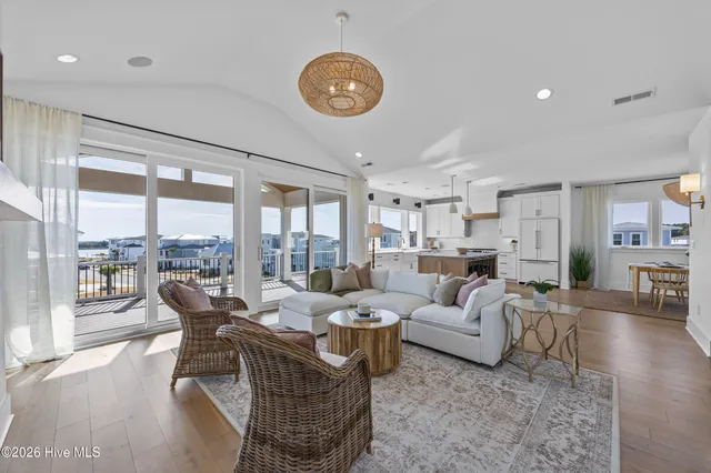 $1,750,000 | 11 Amidships Lane, Hampstead, NC 28443