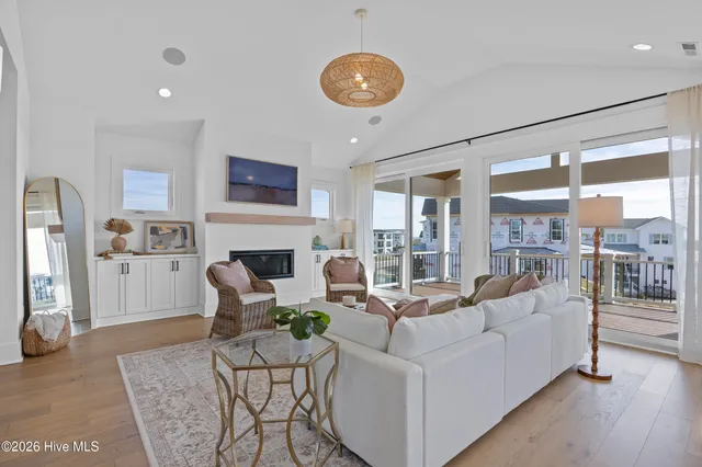 $1,750,000 | 11 Amidships Lane, Hampstead, NC 28443