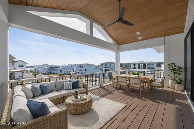 $1,750,000 | 11 Amidships Lane, Hampstead, NC 28443