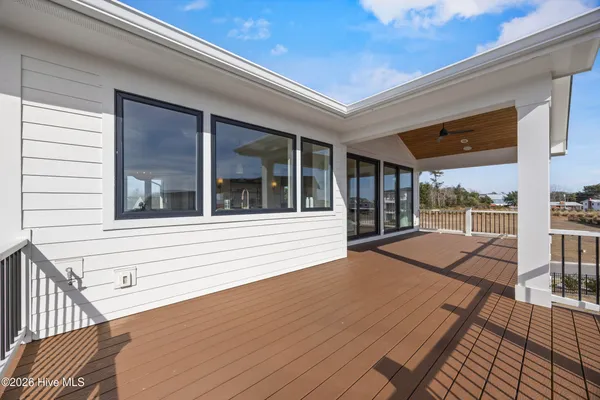 $1,399,900 | 11 Amidships Lane, Hampstead, NC 28443