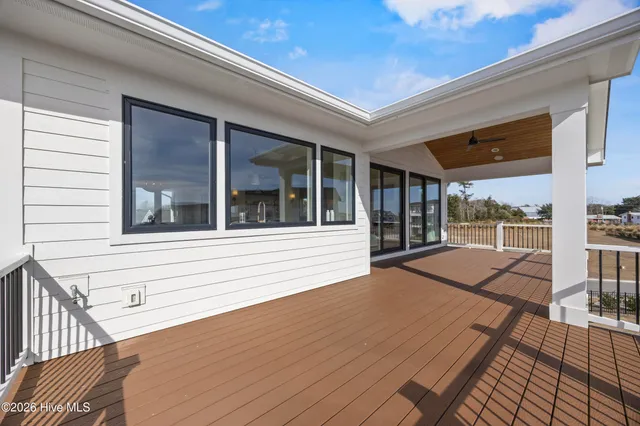 $1,750,000 | 11 Amidships Lane, Hampstead, NC 28443