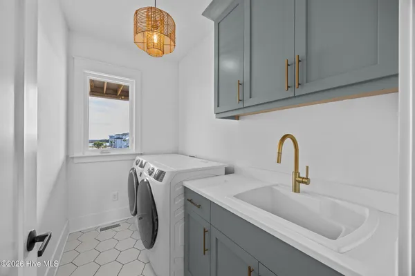 $1,399,900 | 11 Amidships Lane, Hampstead, NC 28443