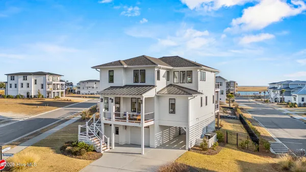 $1,399,900 | 11 Amidships Lane, Hampstead, NC 28443