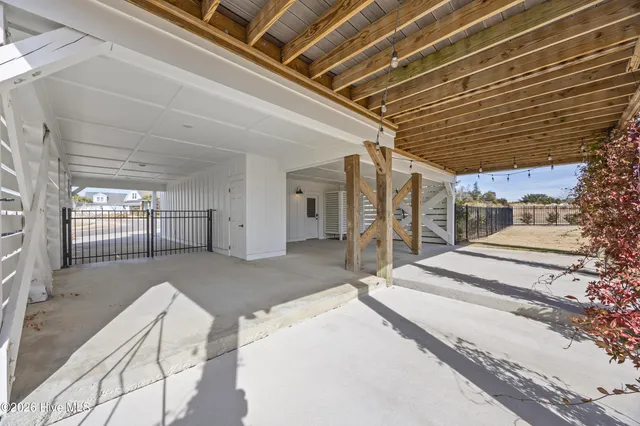 $1,750,000 | 11 Amidships Lane, Hampstead, NC 28443