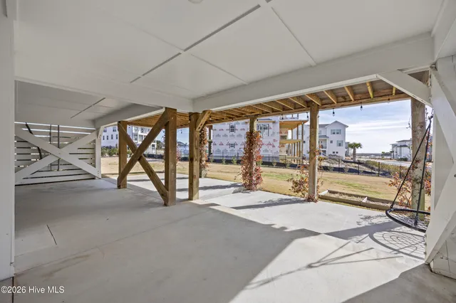 $1,750,000 | 11 Amidships Lane, Hampstead, NC 28443