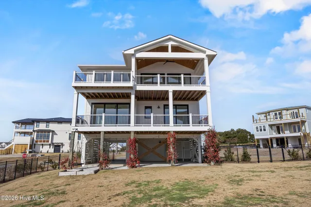 $1,750,000 | 11 Amidships Lane, Hampstead, NC 28443