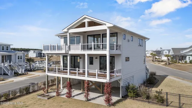 $1,750,000 | 11 Amidships Lane, Hampstead, NC 28443