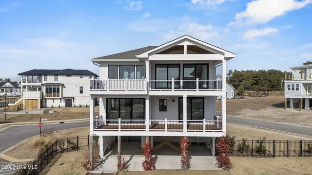 $1,750,000 | 11 Amidships Lane, Hampstead, NC 28443