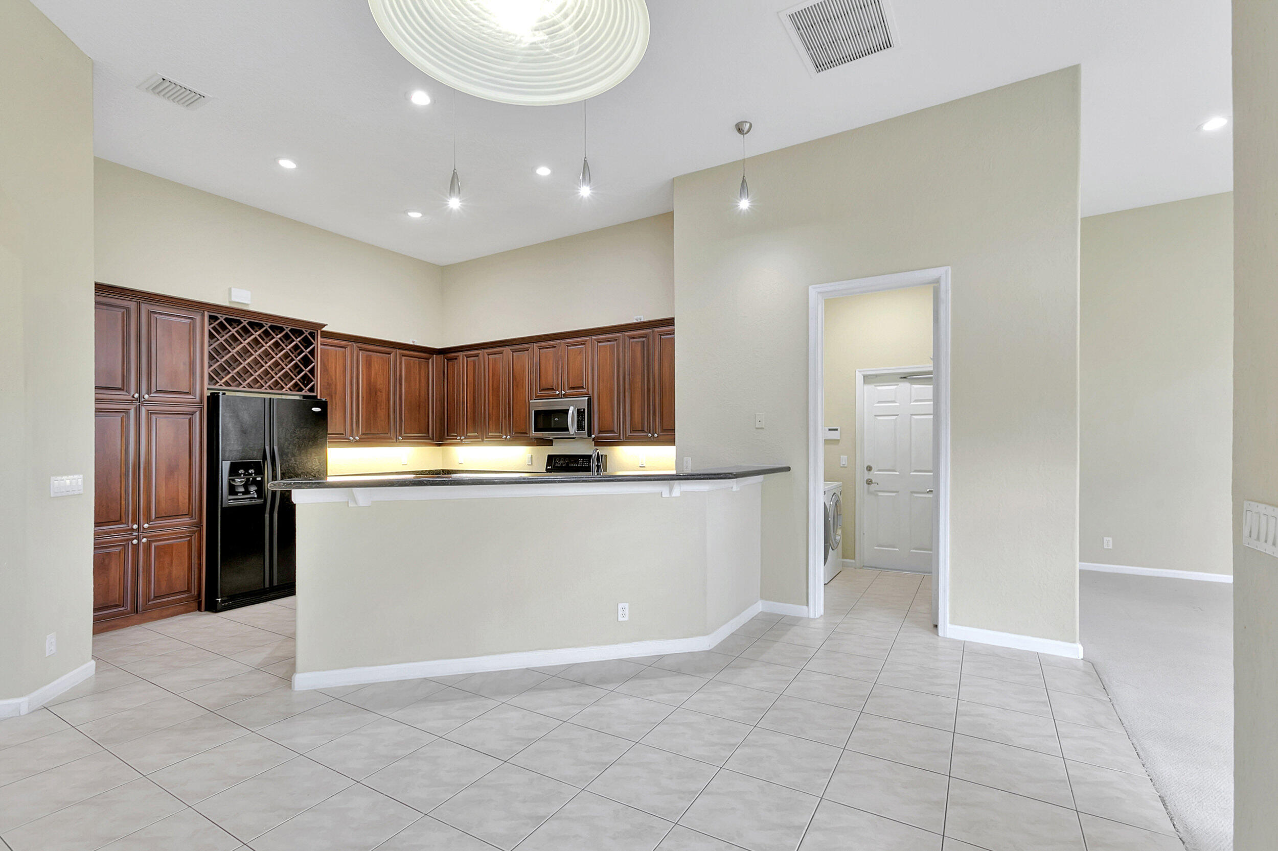 176 Via Veracruz Jupiter, FL 33458 - Photo 15 of 81 kitchen