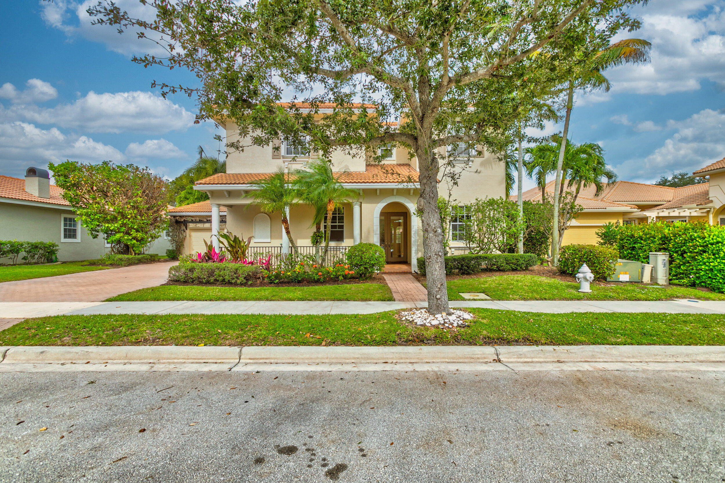 176 Via Veracruz Jupiter, FL 33458 - Photo 2 of 81 Front view