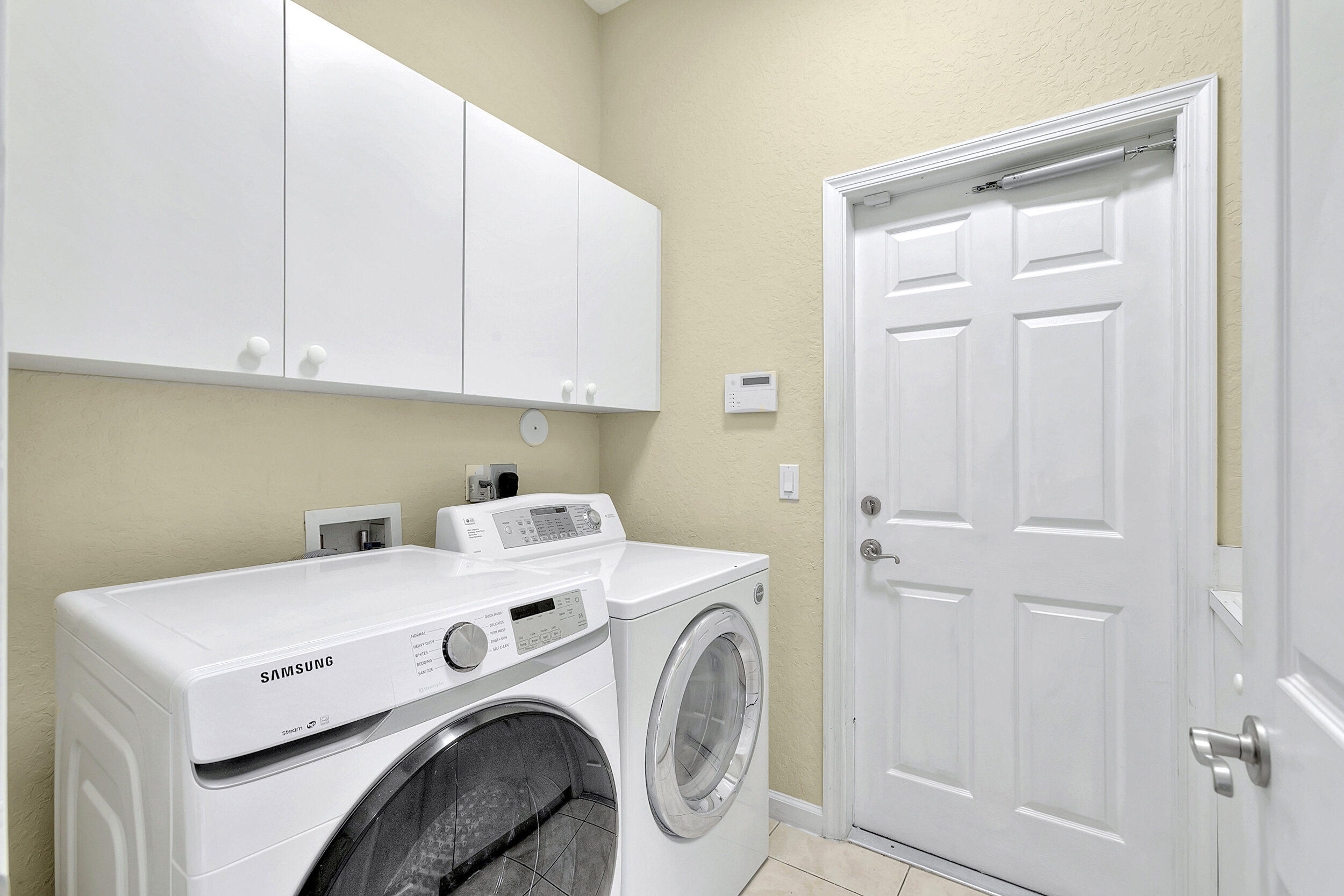 176 Via Veracruz Jupiter, FL 33458 - Photo 25 of 81 laundry room