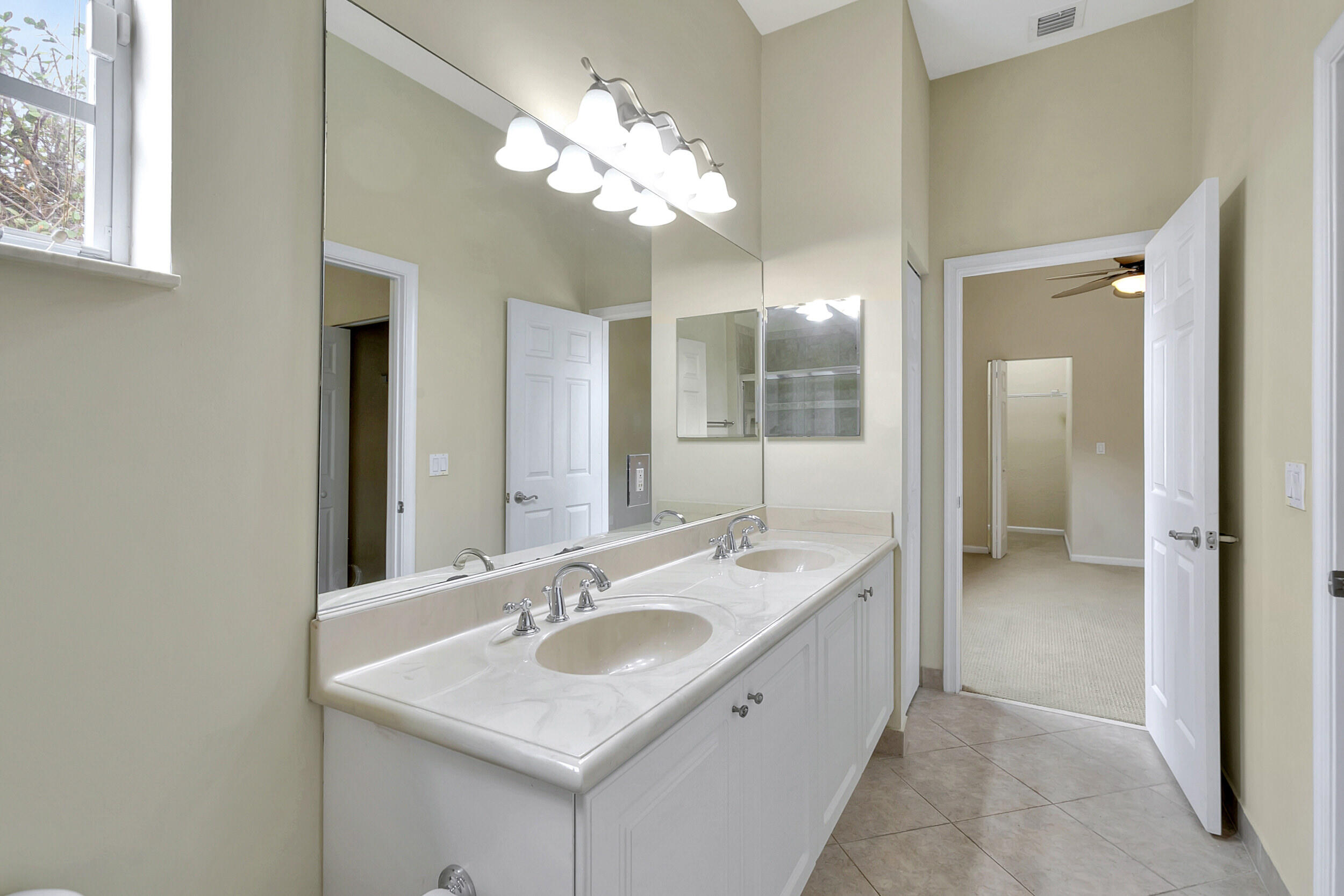 176 Via Veracruz Jupiter, FL 33458 - Photo 35 of 81 bathroom 2