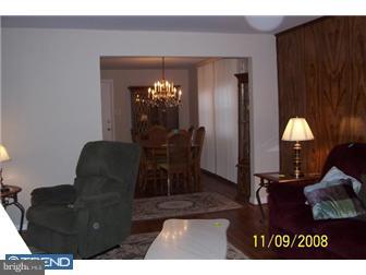 254 Lewis Road Springfield, PA 19064 - Photo 4 of 12 Living Room