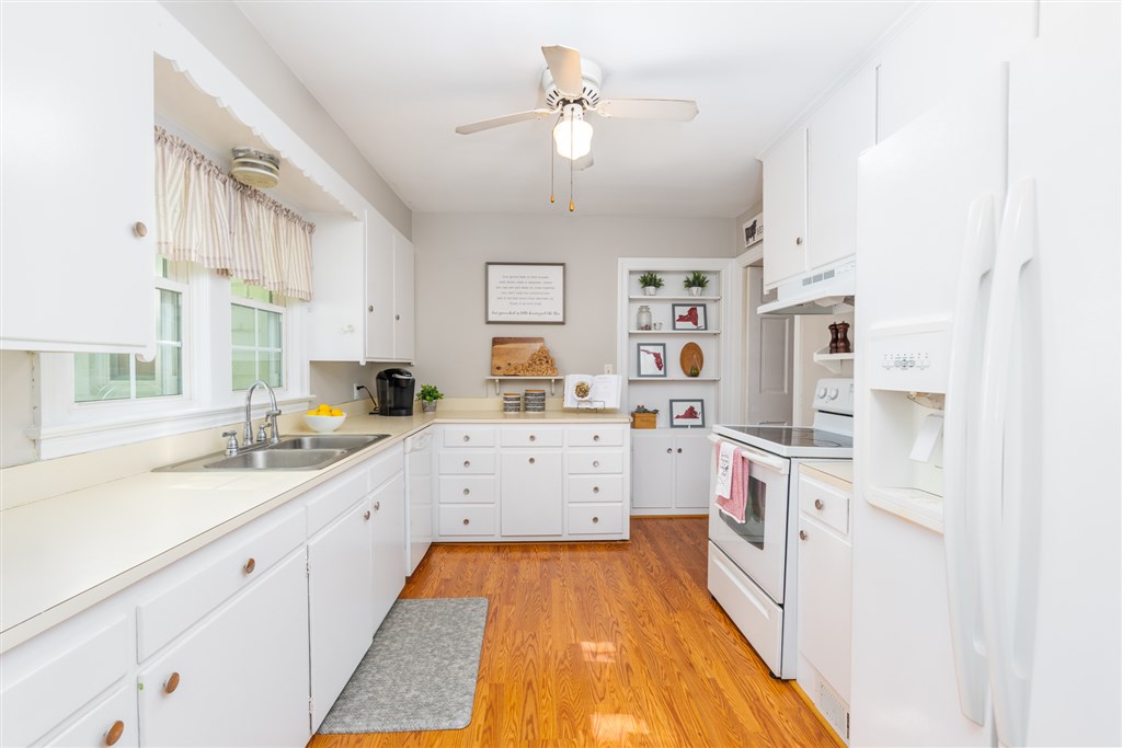 1060 Lyndhurst Road Waynesboro, VA 22980 - Photo 14 of 30 Gallery Image 14