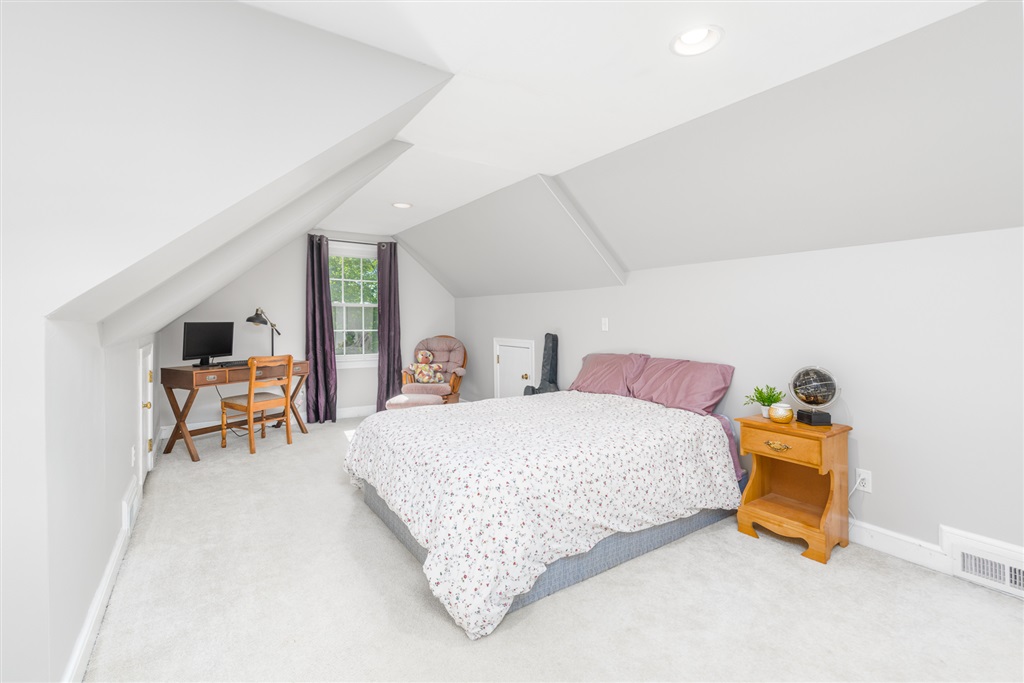 1060 Lyndhurst Road Waynesboro, VA 22980 - Photo 23 of 30 Gallery Image 23