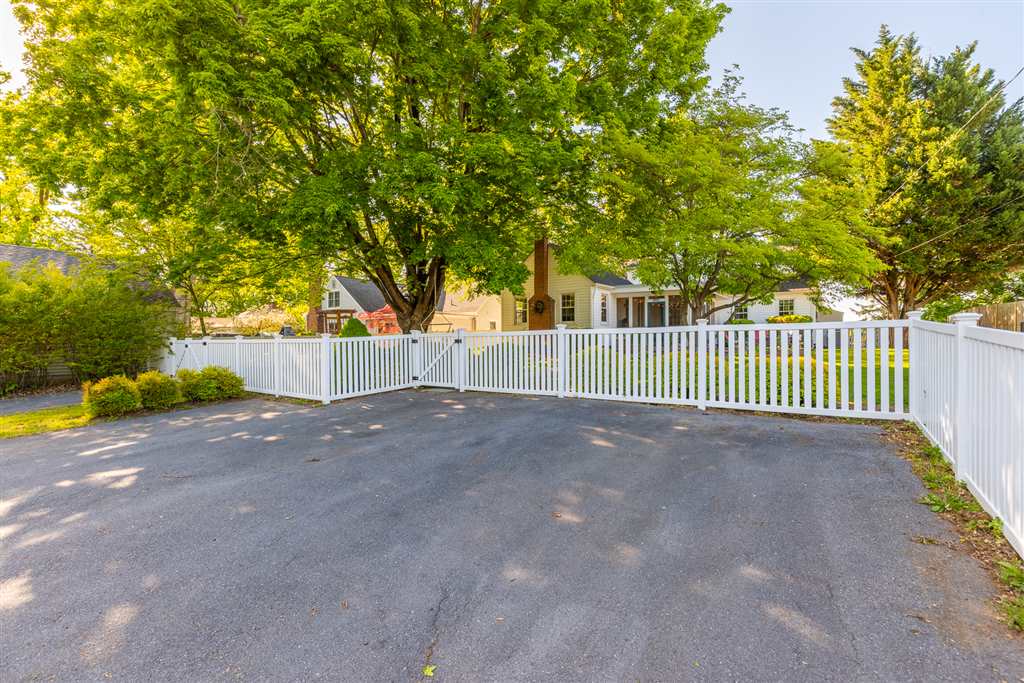 1060 Lyndhurst Road Waynesboro, VA 22980 - Photo 4 of 30 Gallery Image 4