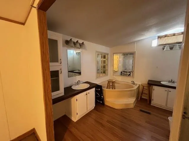 $1,400 | 306 Pisces Drive, Granbury, TX 76049