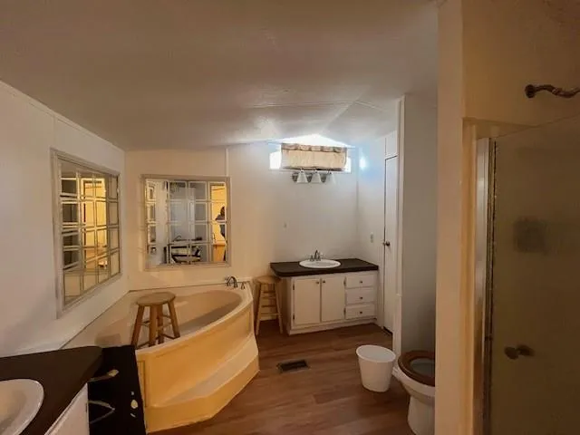 $1,400 | 306 Pisces Drive, Granbury, TX 76049