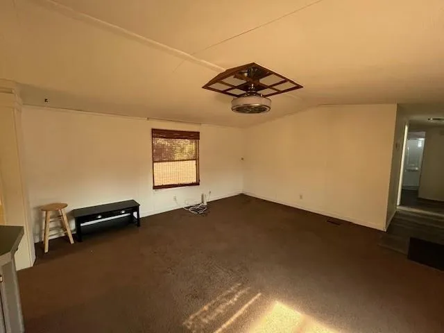 $1,400 | 306 Pisces Drive, Granbury, TX 76049