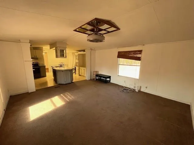 $1,400 | 306 Pisces Drive, Granbury, TX 76049