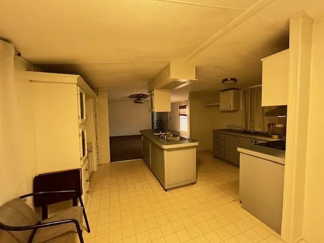 $1,400 | 306 Pisces Drive, Granbury, TX 76049