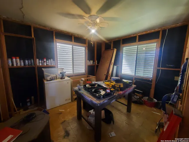 $89,900 | 19939 Caruthers Avenue, Somerset, TX 78069