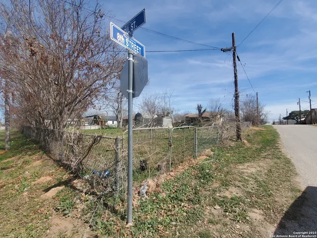 $89,900 | 19939 Caruthers Avenue, Somerset, TX 78069