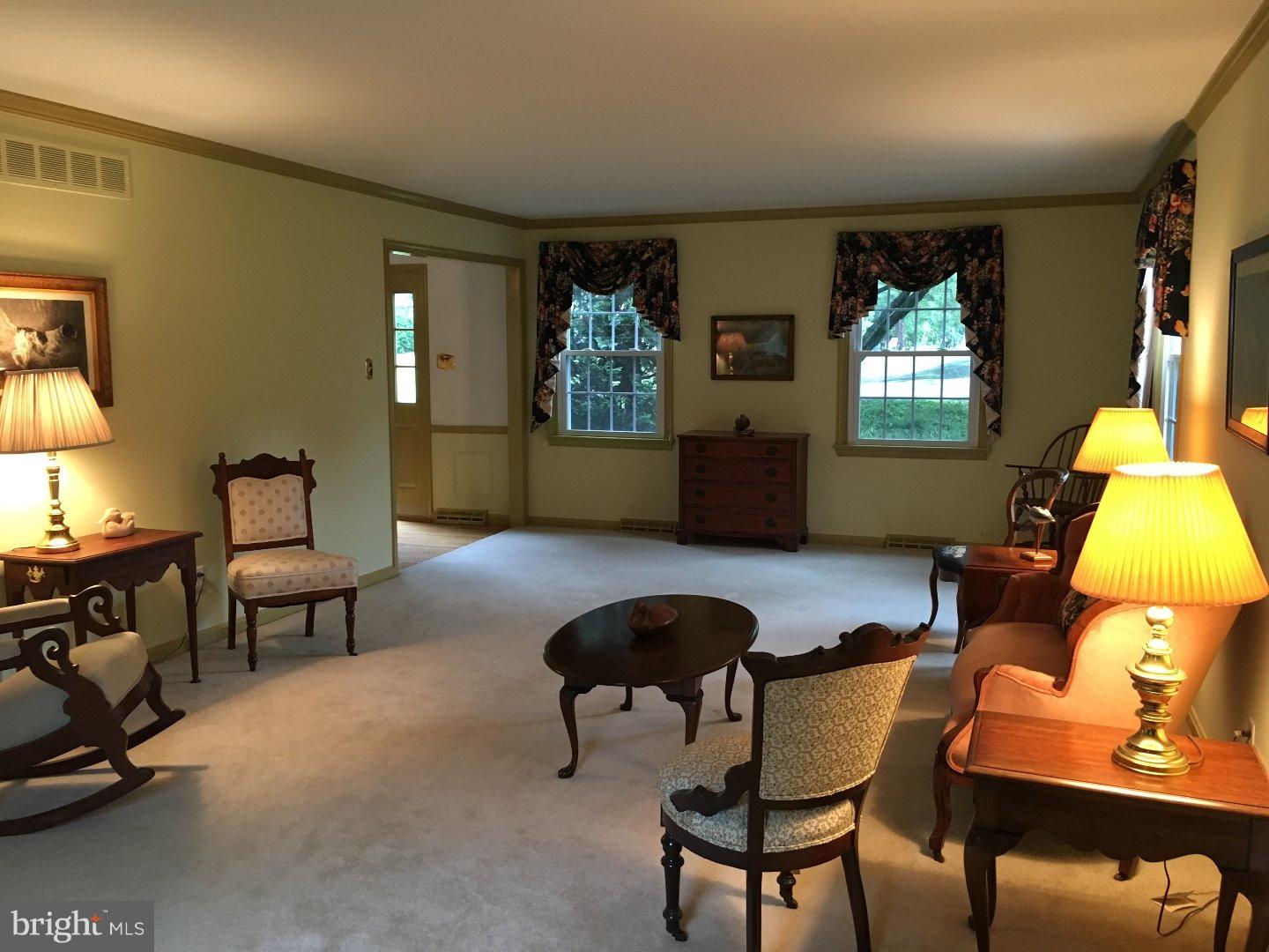 721 Fawn Road Newark, DE 19711 - Photo 7 of 20 Living Room