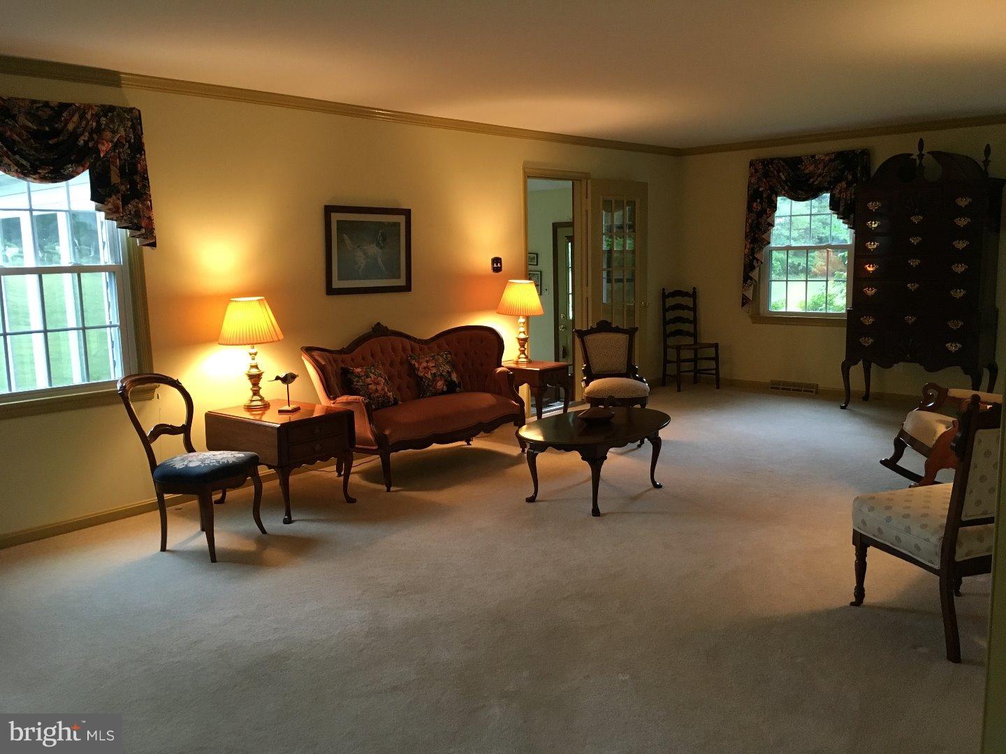 721 Fawn Road Newark, DE 19711 - Photo 8 of 20 Living Room
