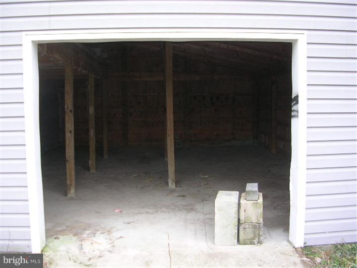 524 Lords Corner Road Felton, DE 19943 - Photo 13 of 15 Garage