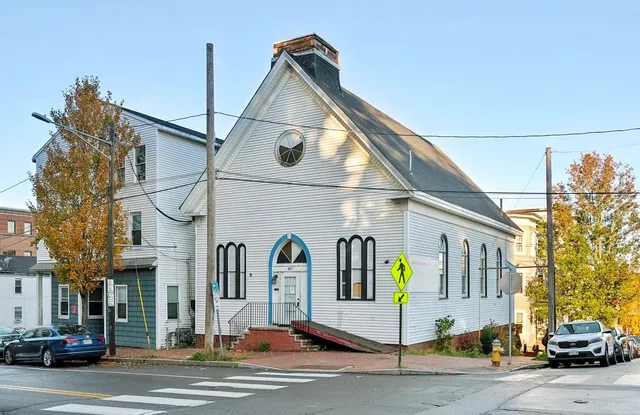 $549,000 | 867 Congress Street, Portland, ME 04102