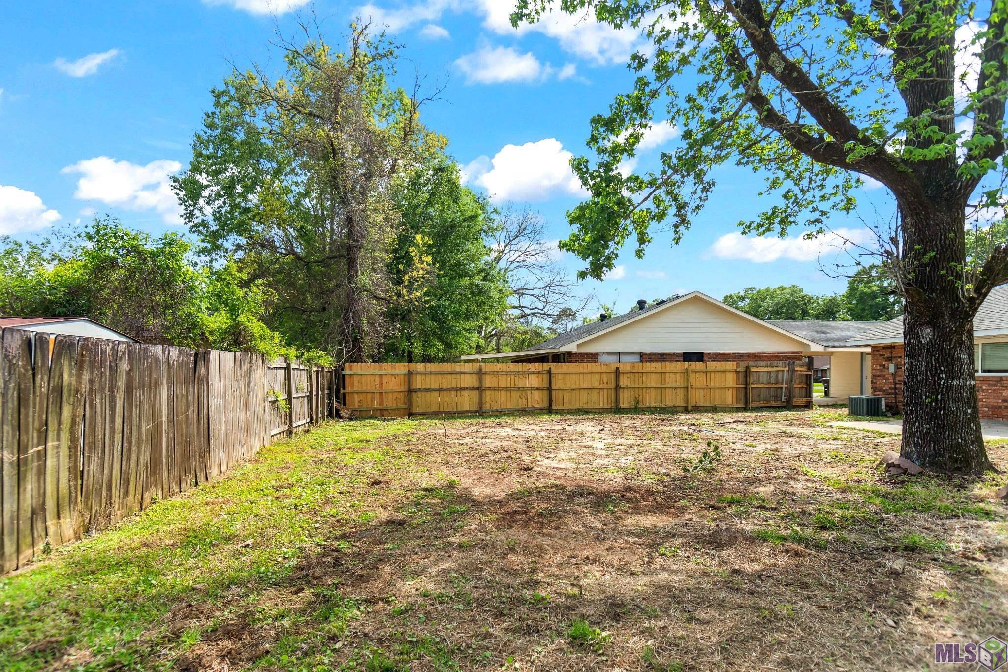 3134 Montreal Drive Baton Rouge, LA 70819 - Photo 45 of 50 Large Back Yard