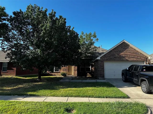 $2,300 | 2512 Clubhouse Drive, Denton, TX 76210