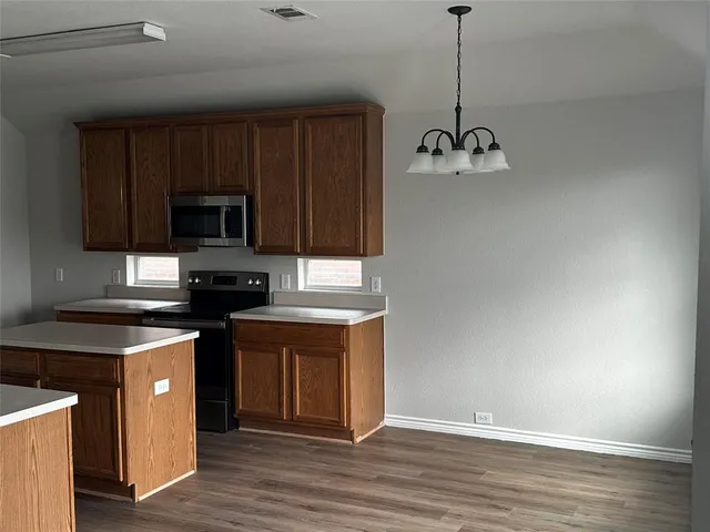 $2,300 | 2512 Clubhouse Drive, Denton, TX 76210