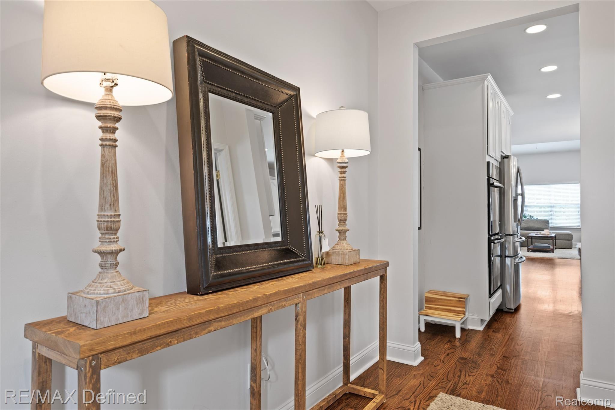 735 East Bluff Court Rochester, MI 48306 - Photo 9 of 53 735-E-Bluff-Ct (9).jpg
