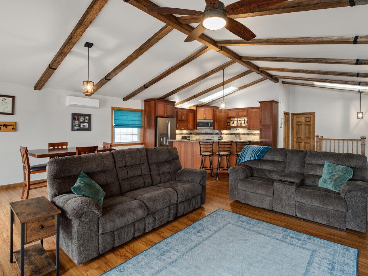 212 Marble Island Road Colchester, VT 05446 - Photo 5 of 40 Gallery Image 5