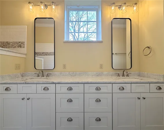 $2,150 | 406 East 8th Street, Horseheads, NY 14903