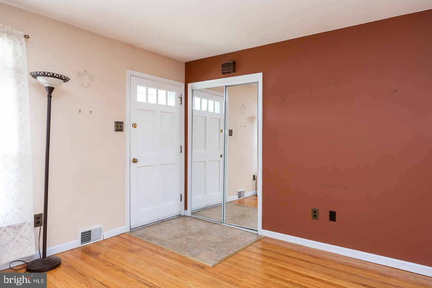 917 Independence Road Norristown, PA 19403 - Photo 2 of 22 Gallery Image 2