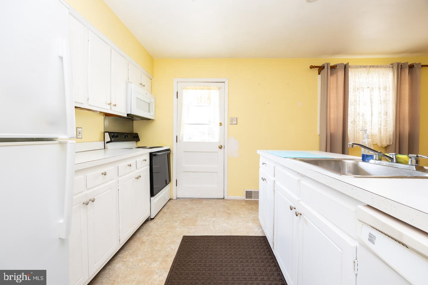 917 Independence Road Norristown, PA 19403 - Photo 9 of 22 Gallery Image 9