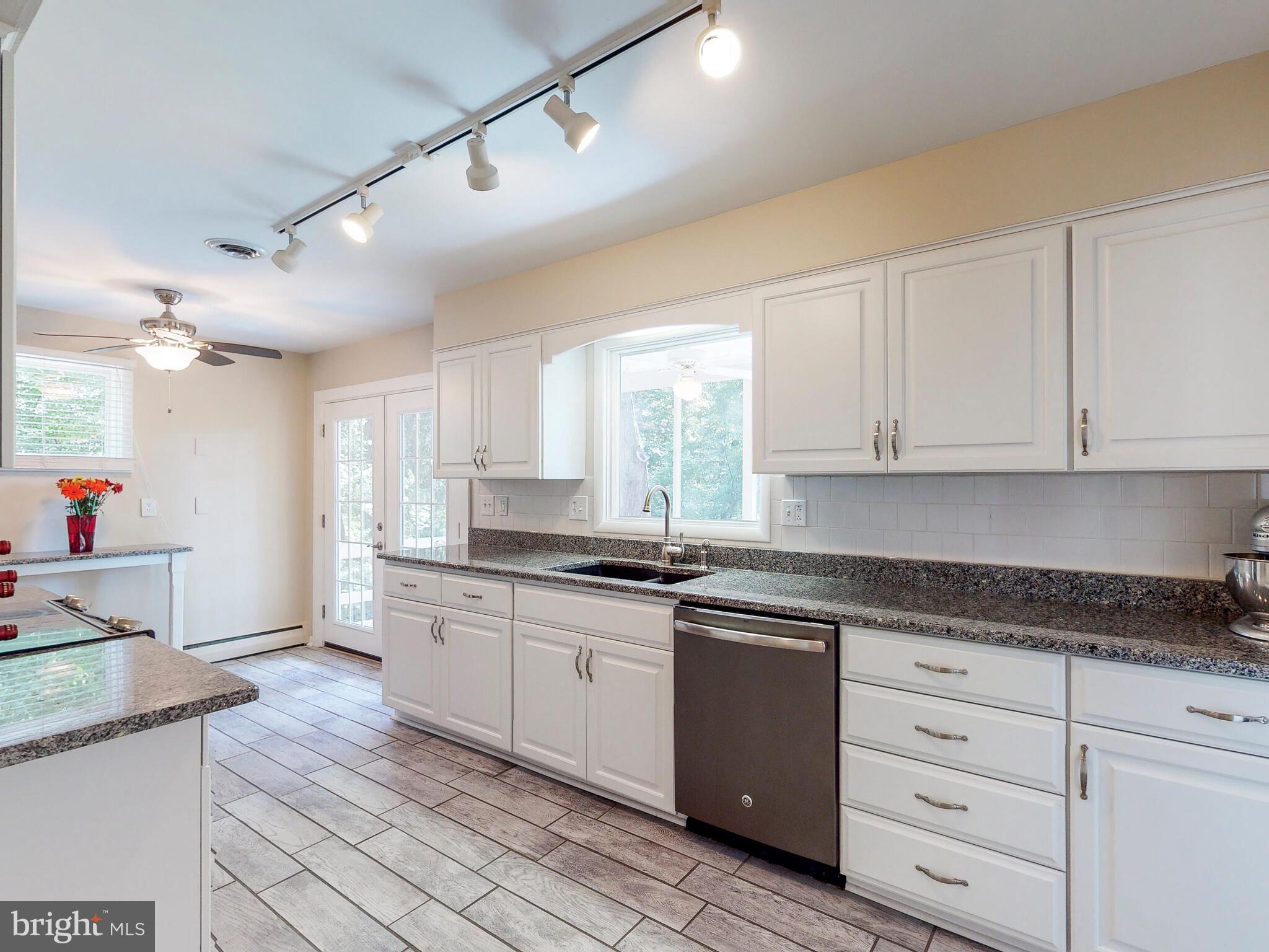 1209 Providence Road Baltimore, MD 21286 - Photo 11 of 42 Main Level