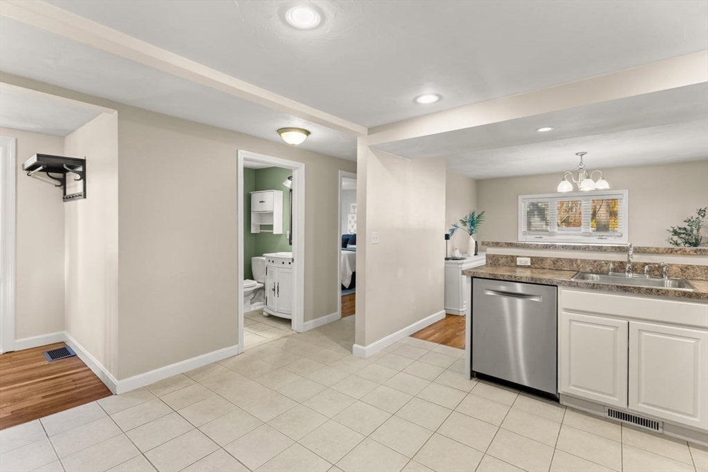 292 Prospect Street Stoughton, MA 02072 - Photo 7 of 37