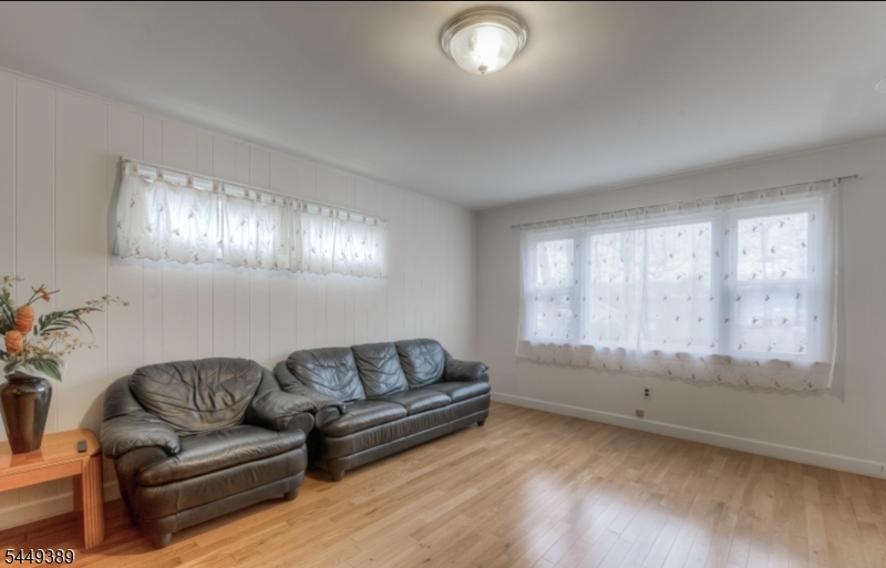 6 Glannon Road Livingston, NJ 07039 - Photo 9 of 13 Gallery Image 9